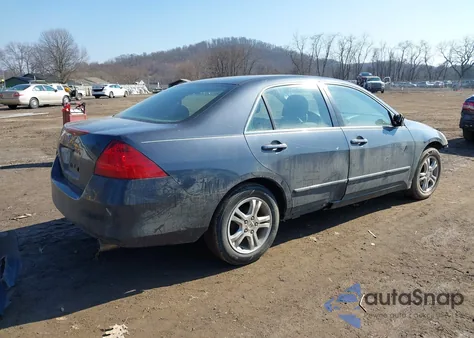 2006 Honda Accord 2.4 Ex z USA, uszkodzony, nr VIN 1HGCM56716A179978